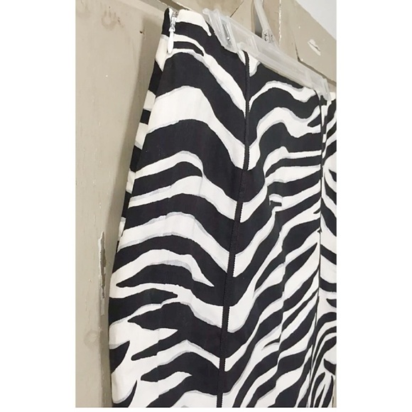 WHBM Sz 4 Stretch Pencil Skirt Blk/ Wht/ Slvr Met - Picture 3 of 6